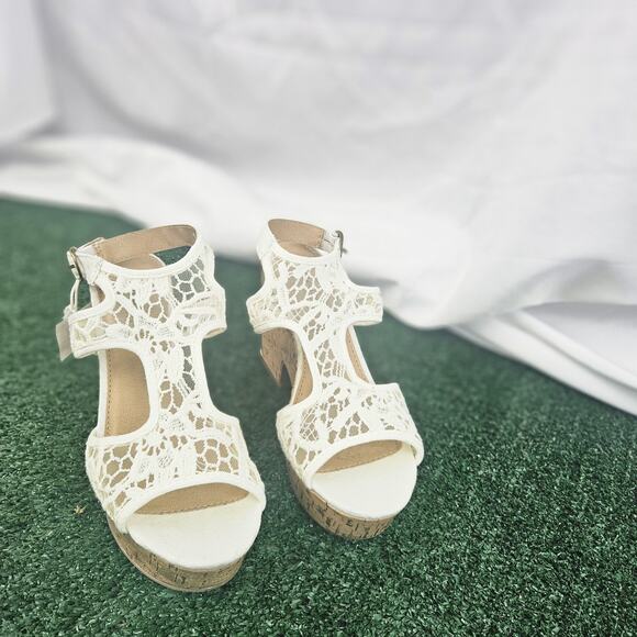 American Eagle Lace Strap Peep Toe Wedge Women’s Shoes Cork Bottom Cream Size 9 - Picture 3 of 9